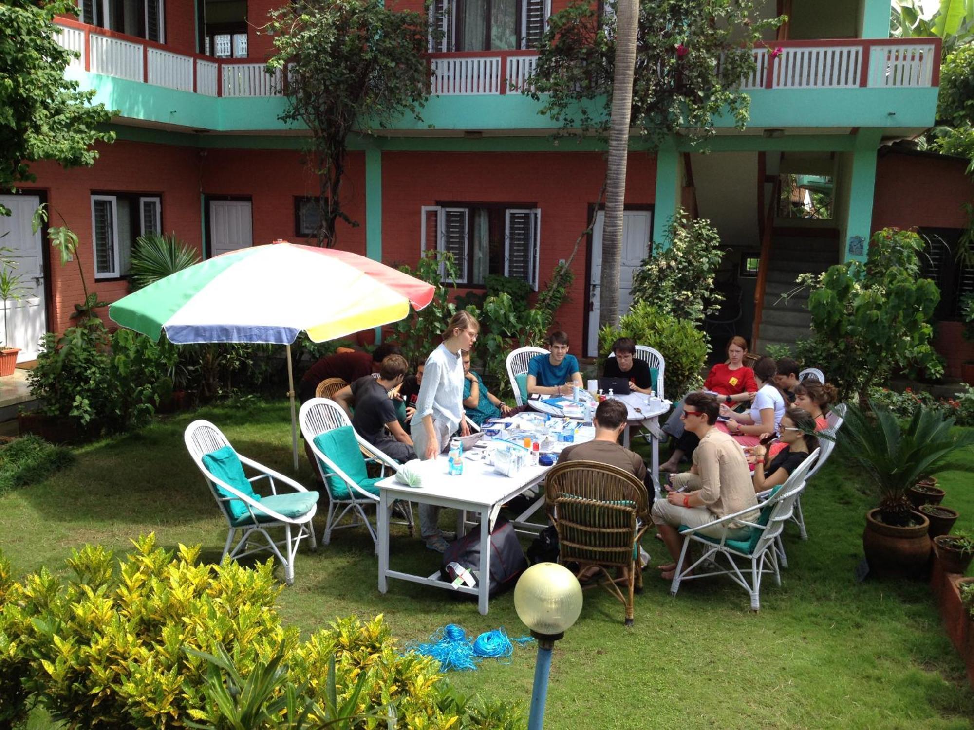 New Pokhara Lodge - Pokhara Lakeside Exterior photo