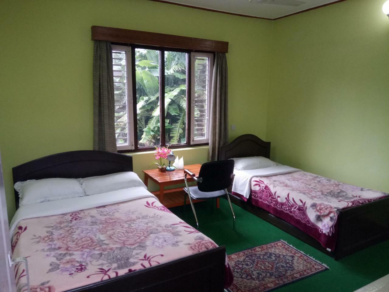 New Pokhara Lodge - Pokhara Lakeside Exterior photo